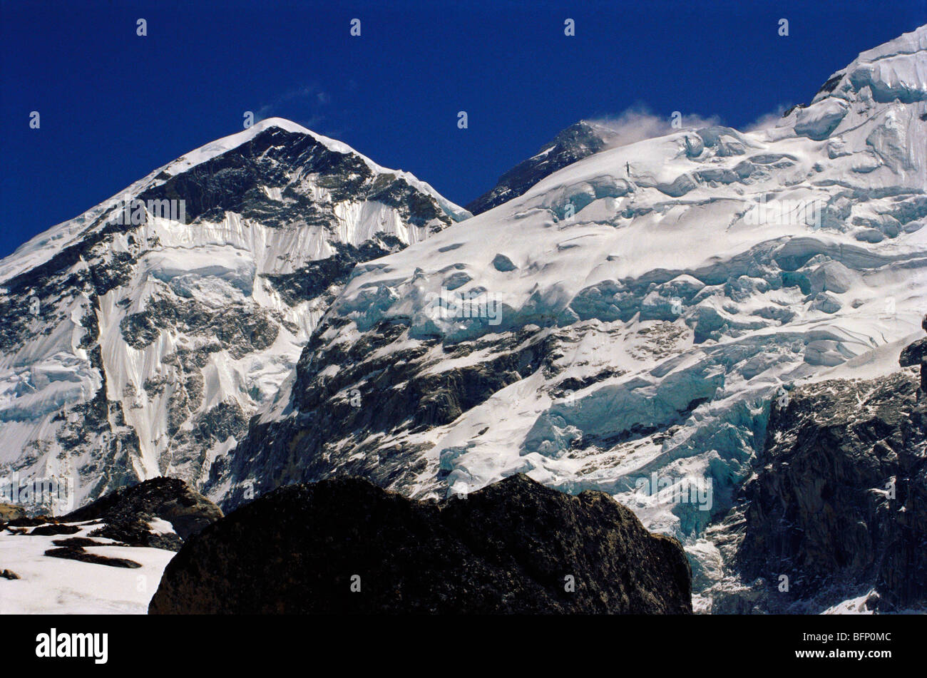 Mount Everest ; Nuptse Peak ; Nubtse Peak ; Everest Base Camp Trek ; Khumbu ; Mahalangur Himal ; Nepal ; Nepalesischer Himalaya ; Asien Stockfoto
