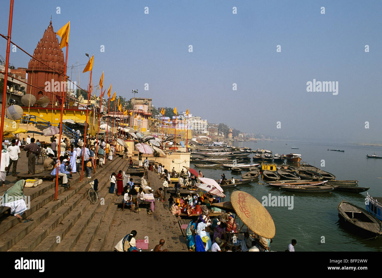 Ahilyabai Ghat; Kevalagiri Ghat; Fluss Ganga; Banaras; Varanasi; Uttar Pradesh; Indien; asien Stockfoto