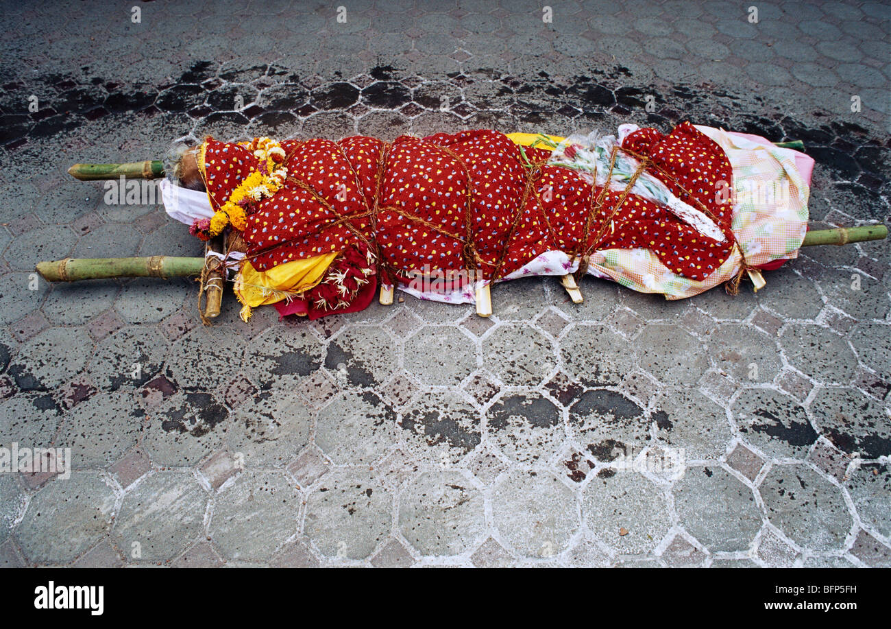 Hindu-toter Körper am Krematorium; Bombay; Mumbai; Maharashtra; Indien; asien Stockfoto