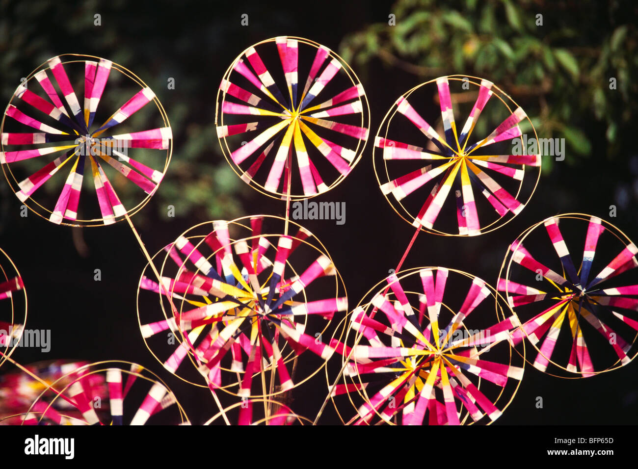 pinwheel ; Papierrad ; Pinwheels ; Pin wheel ; Pin wheels ; Stockfoto