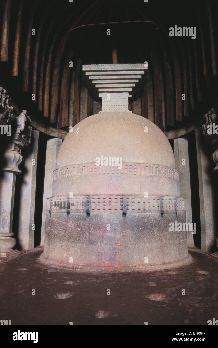 MMN 65270: Nahaufnahme eines Stupa Karla Höhlen; Lonavala; Maharashtra; Indien Stockfoto