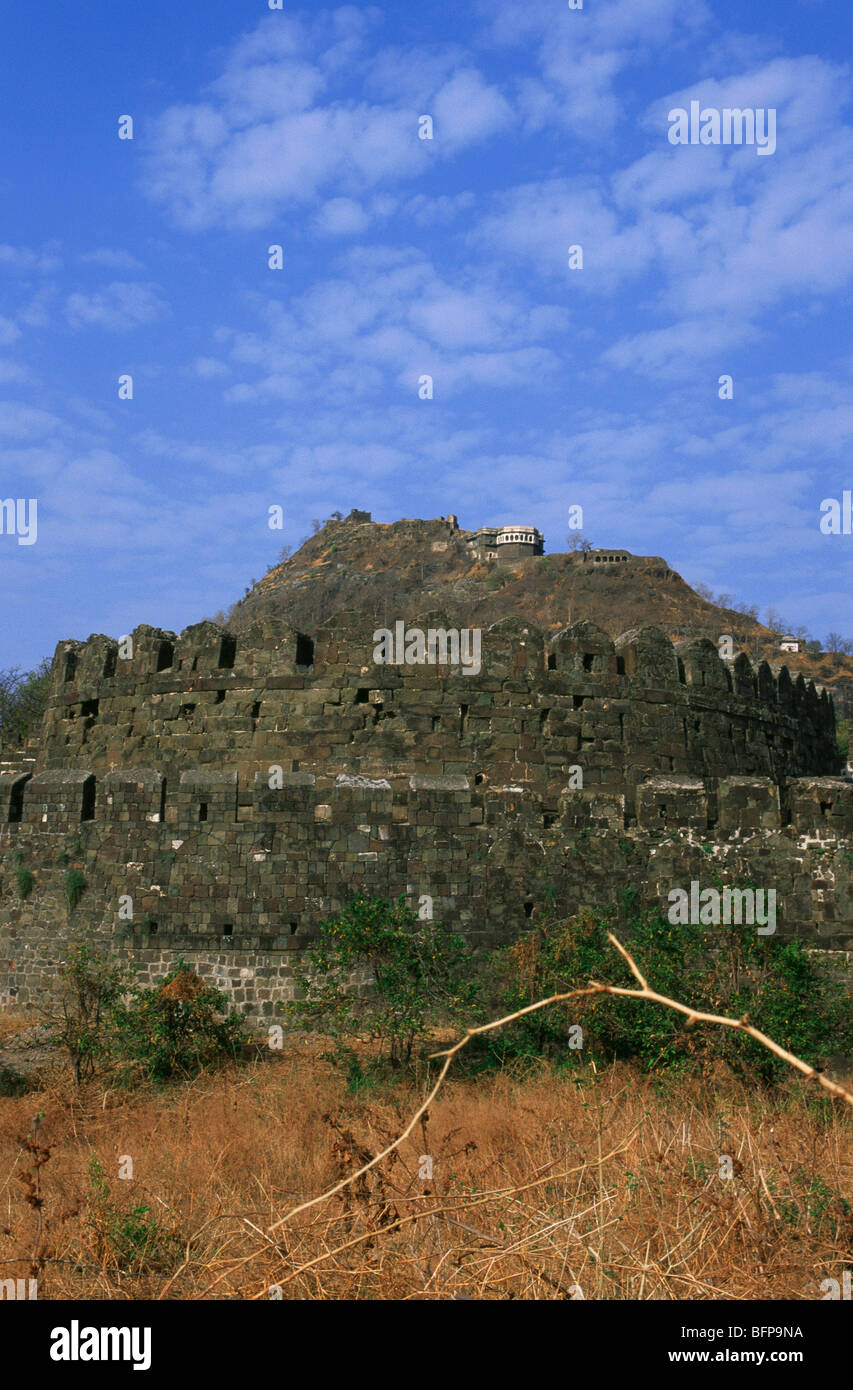 NMK 65243: Massive Festung & Chand Minar; Daulatabad Fort; Aurangabad; Maharashtra; Indien Stockfoto