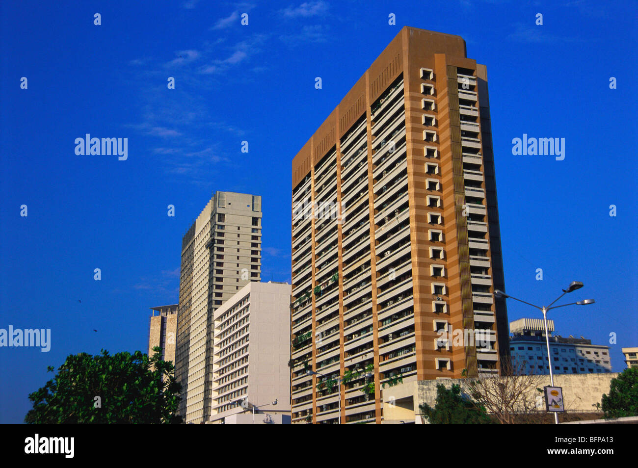MBT 65399: Nariman Point; Oberoi Hotel NCPA; Bombay Mumbai; Maharashtra; Indien Stockfoto
