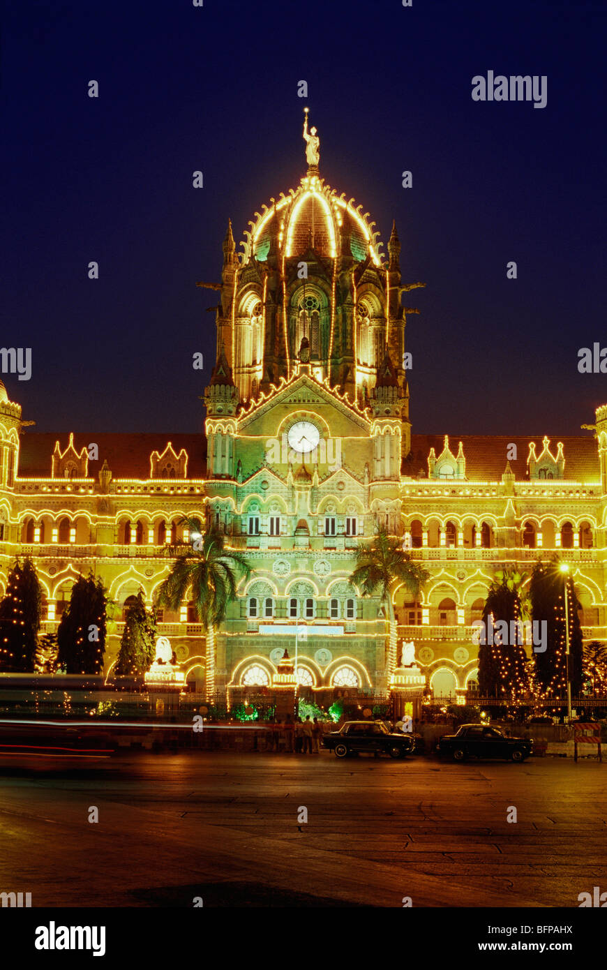 RMM 65462: Victoria Terminus; 150 Jahre; Bombay Mumbai; Maharashtra; Indien Stockfoto