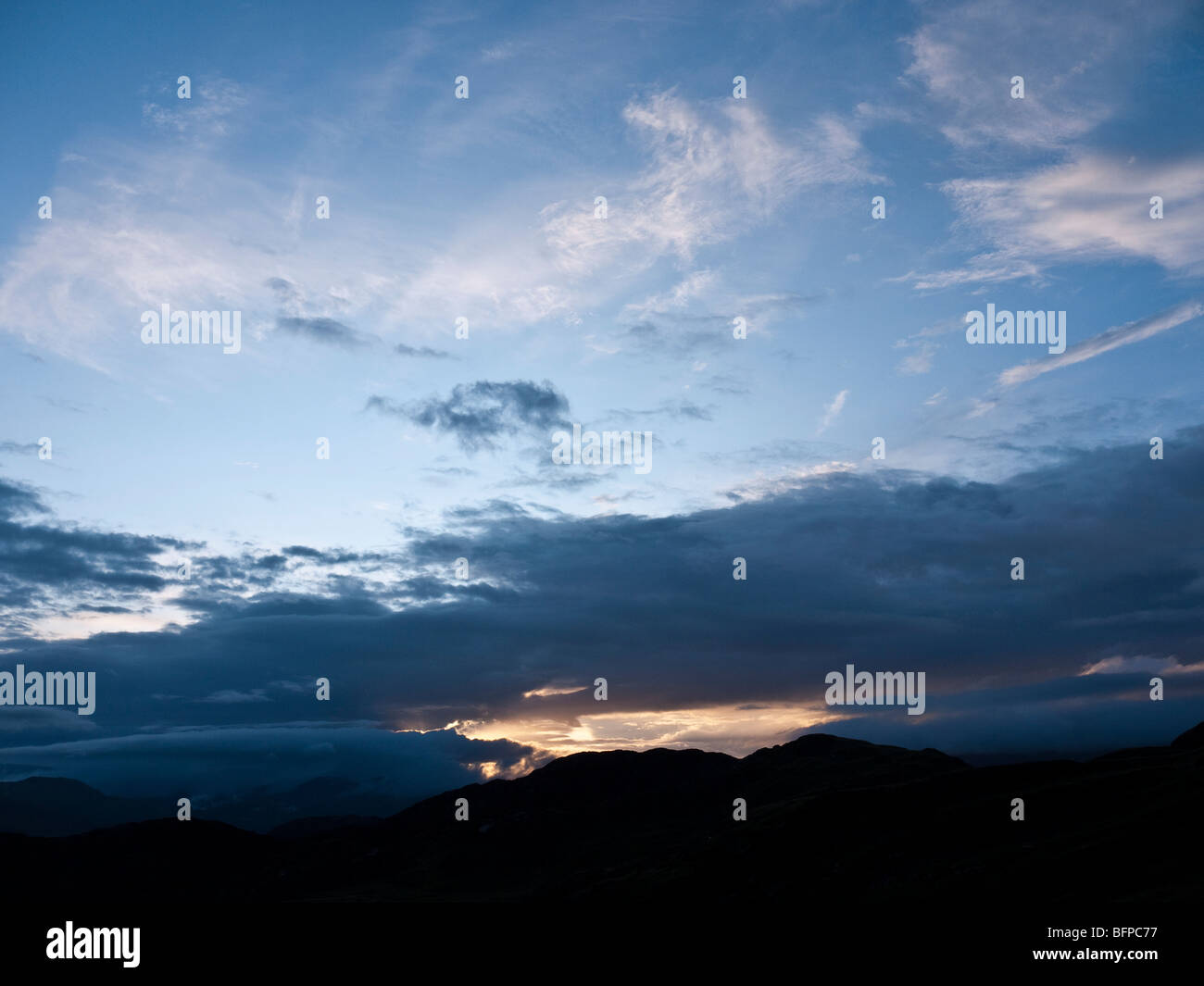 Sonnenuntergang hinter Moel Hebog von den Hängen des Cnicht SNowdonia Wales UK Stockfoto