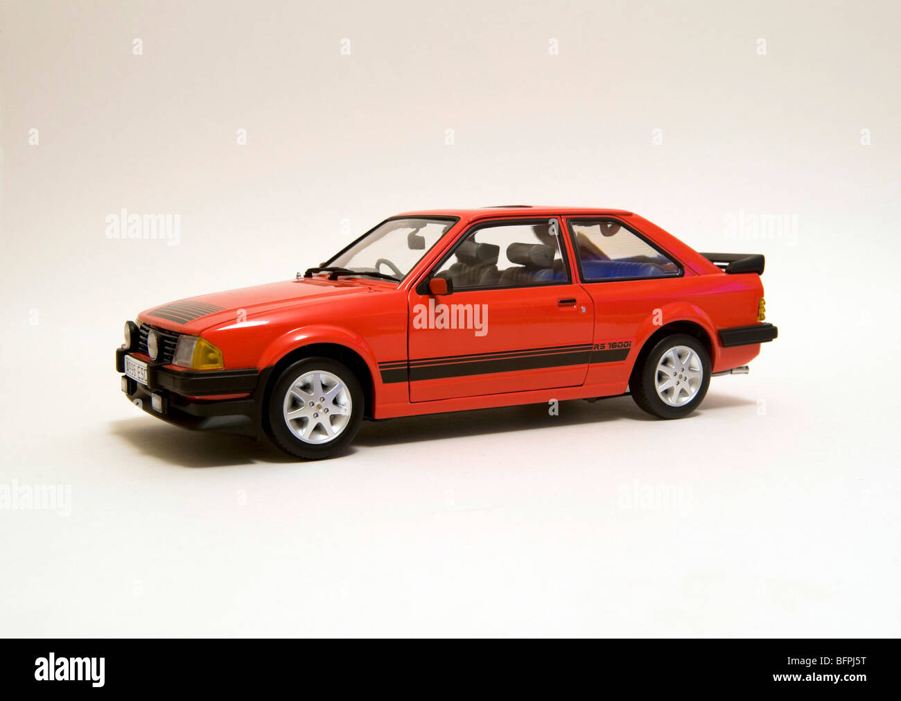 Rotes Modell 1984 Ford Escort RS 1600i Stockfoto