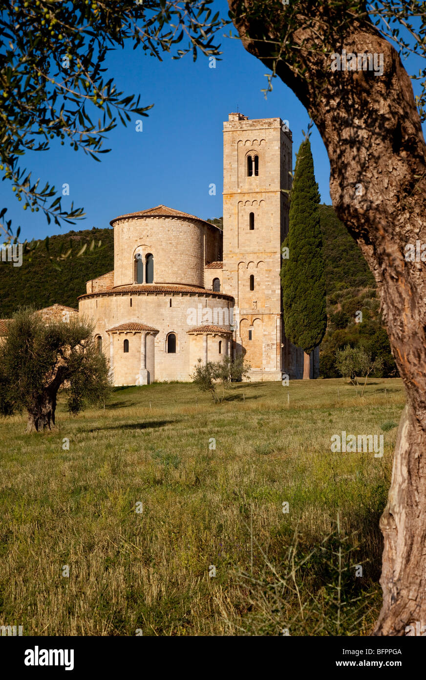 Schöne Sant Antimo - gegründeten Klosters 781 n. Chr. in der Nähe von Castelnuovo dell'Abate, Toskana Italien Stockfoto