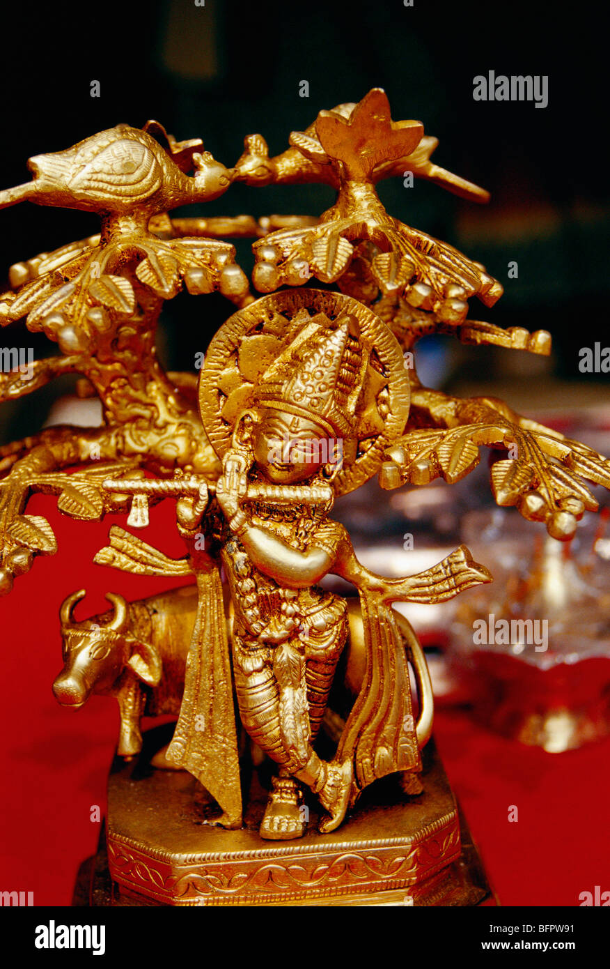 DBA 66437: Idol Gott Krishnas Flötenspiel; Indien Stockfoto