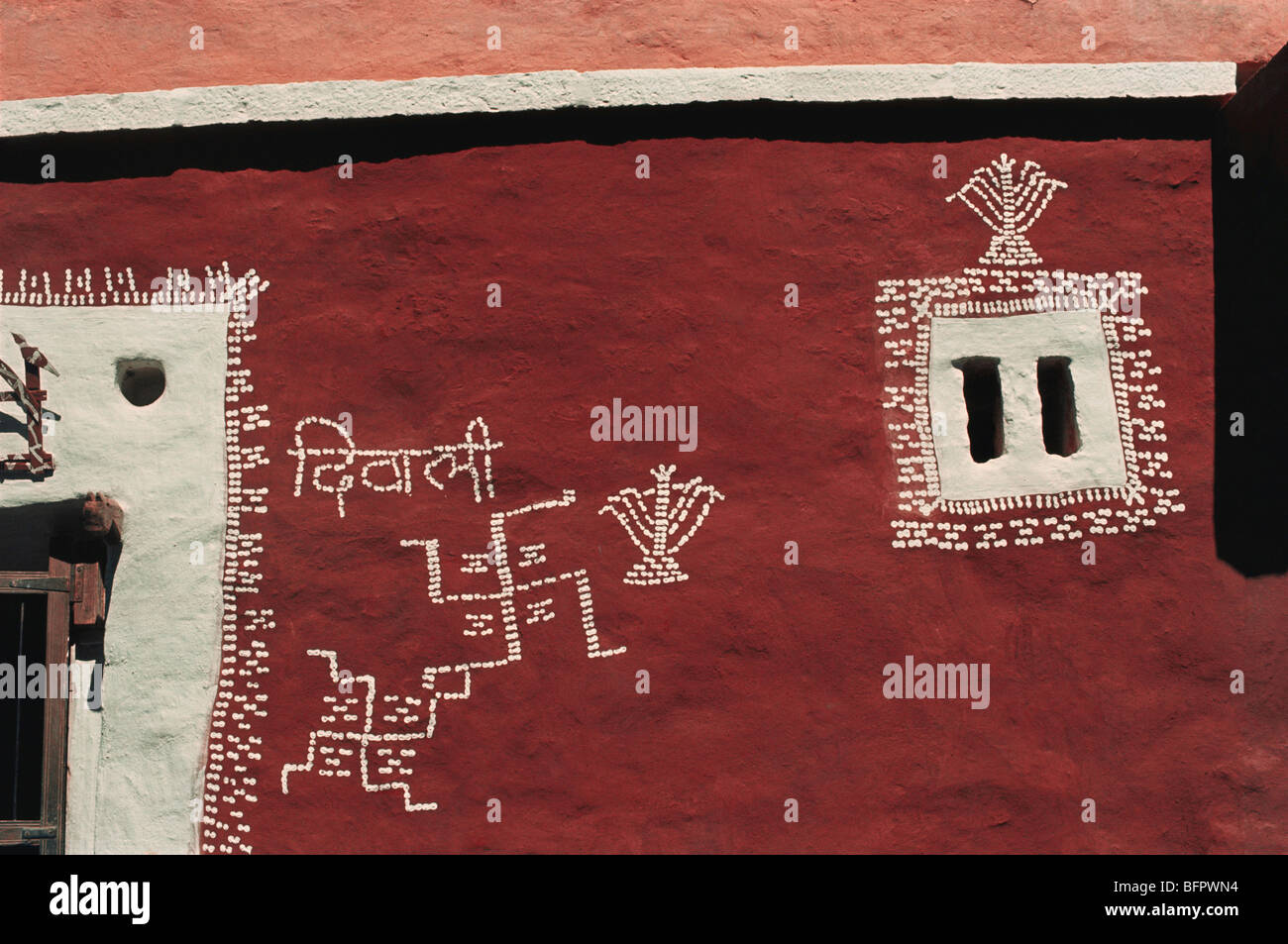 AMA 66506: Wandmalerei des Hauses; Jaisalmer; Rajasthan; Indien Stockfoto