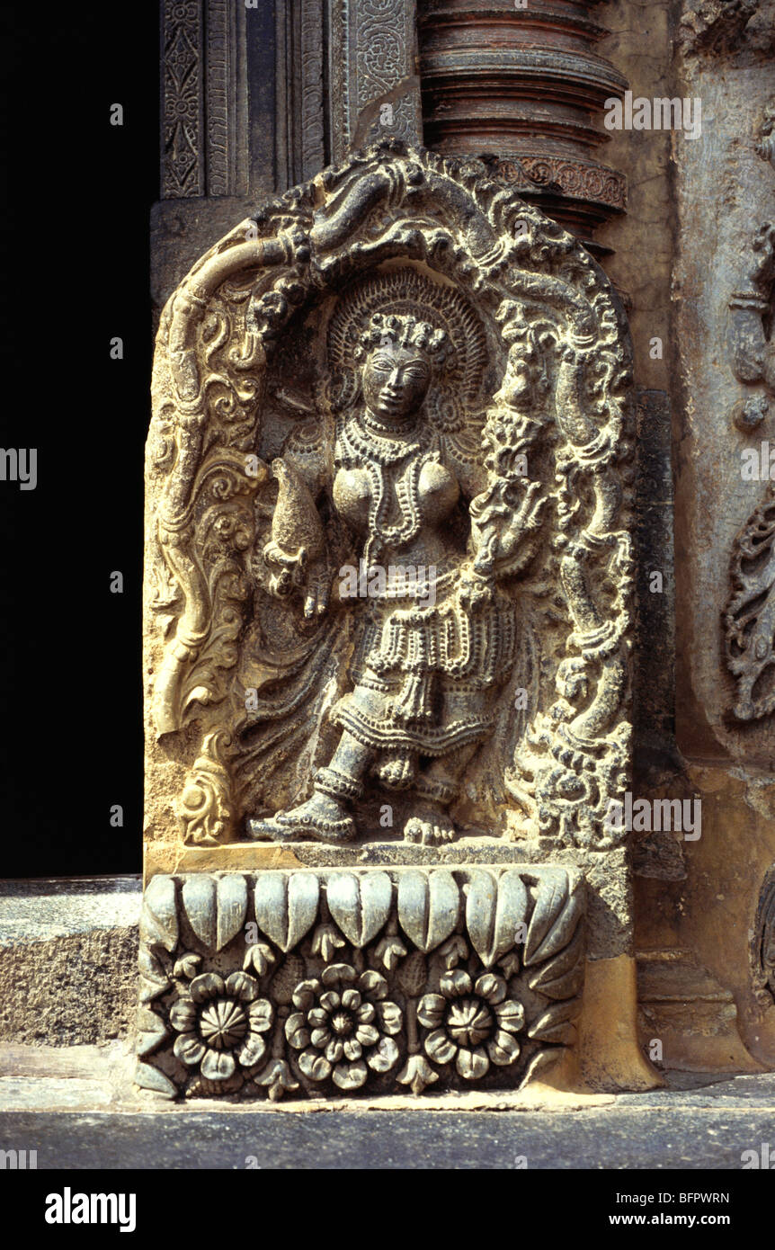 MAA 66562: Detail komplizierten Statue im Sri Chennakeshava-Tempel; Belur; Karnataka; Indien Stockfoto