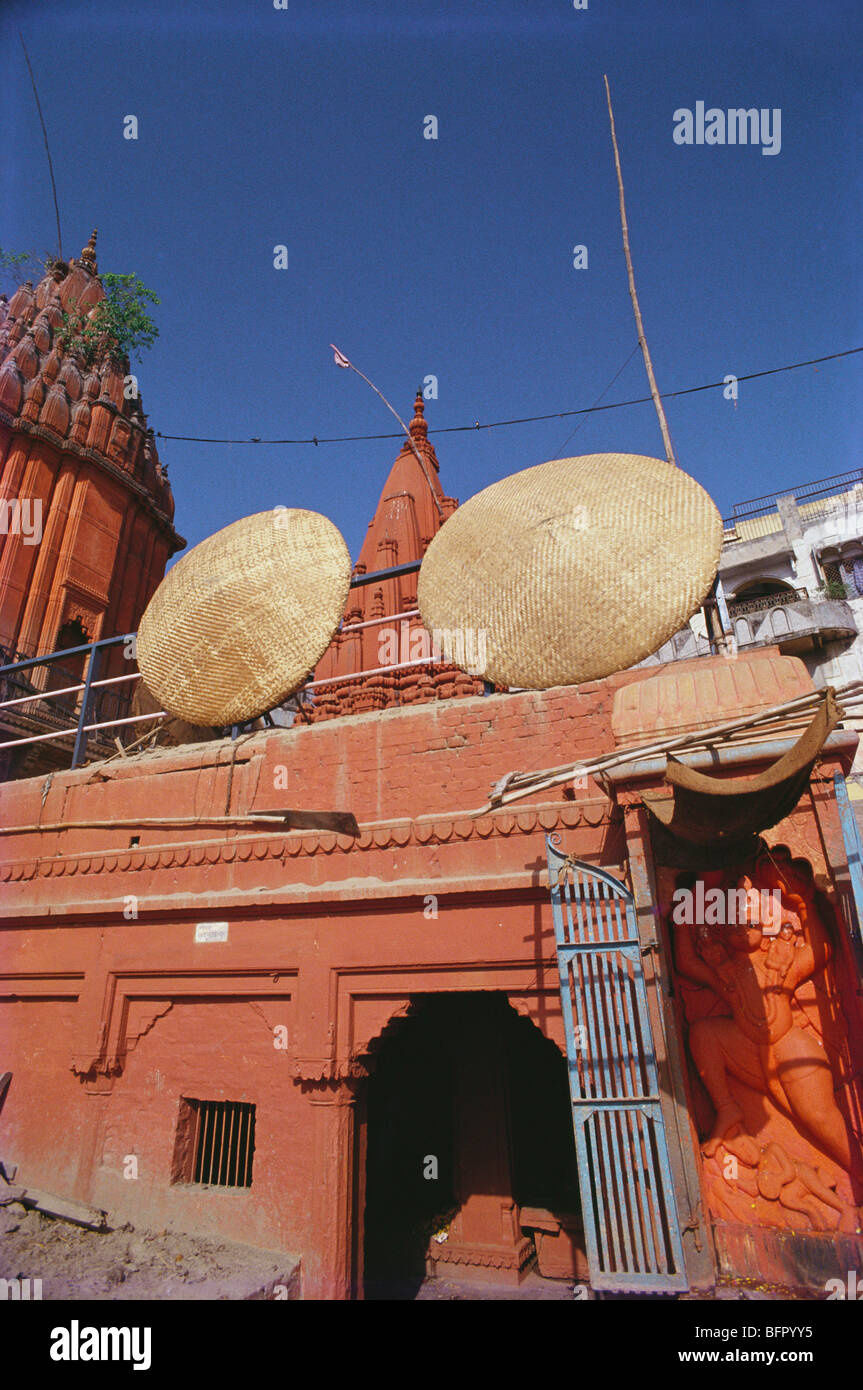 VDA 66889: Tempel am Ghat; Varanasi; Uttar Pradesh; Indien Stockfoto