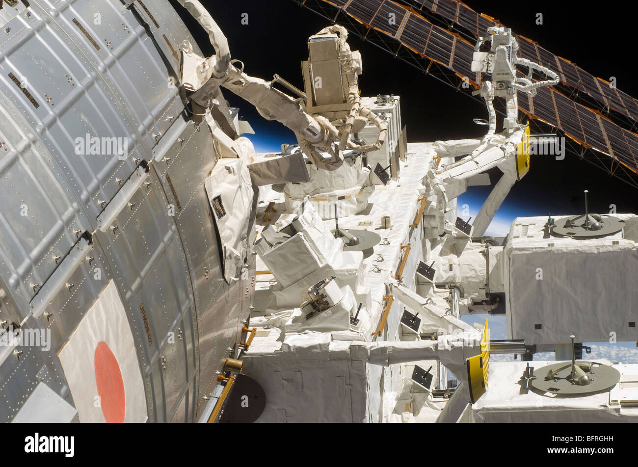 Nahaufnahme der Komponenten von der internationalen Raumstation ISS. Stockfoto