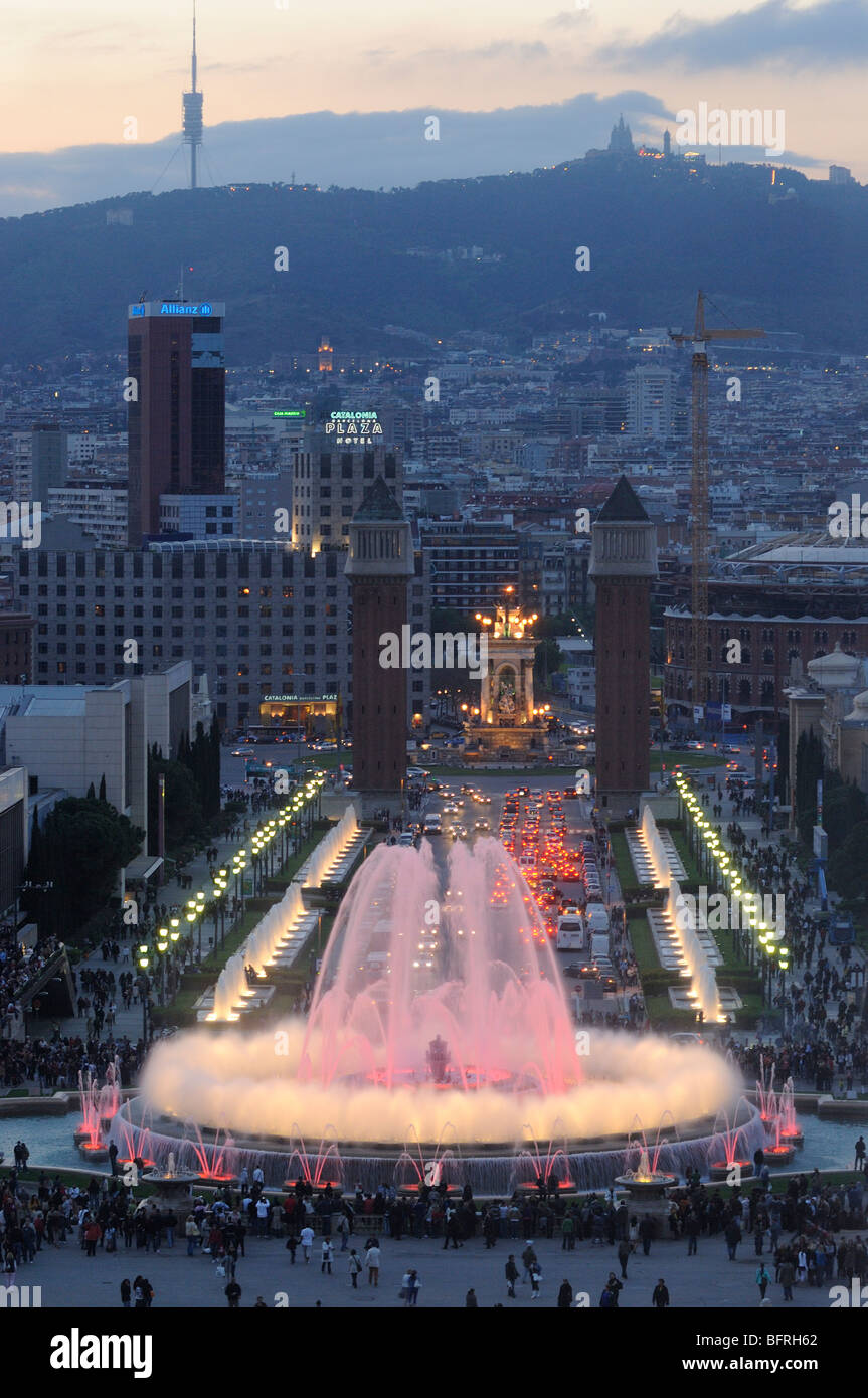 La Font Magica, Blick vom Palau Nacional de Montjuic in Richtung Plaça d ' Espanya, Barcelona, Katalonien, Spanien, Europa Stockfoto