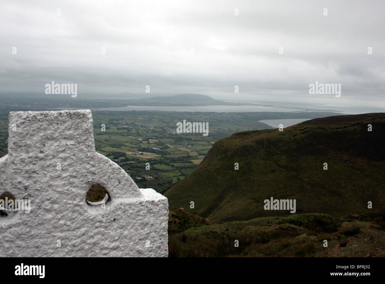 Keltisches Kreuz, Benbulbin, County Sligo, Irland Stockfoto