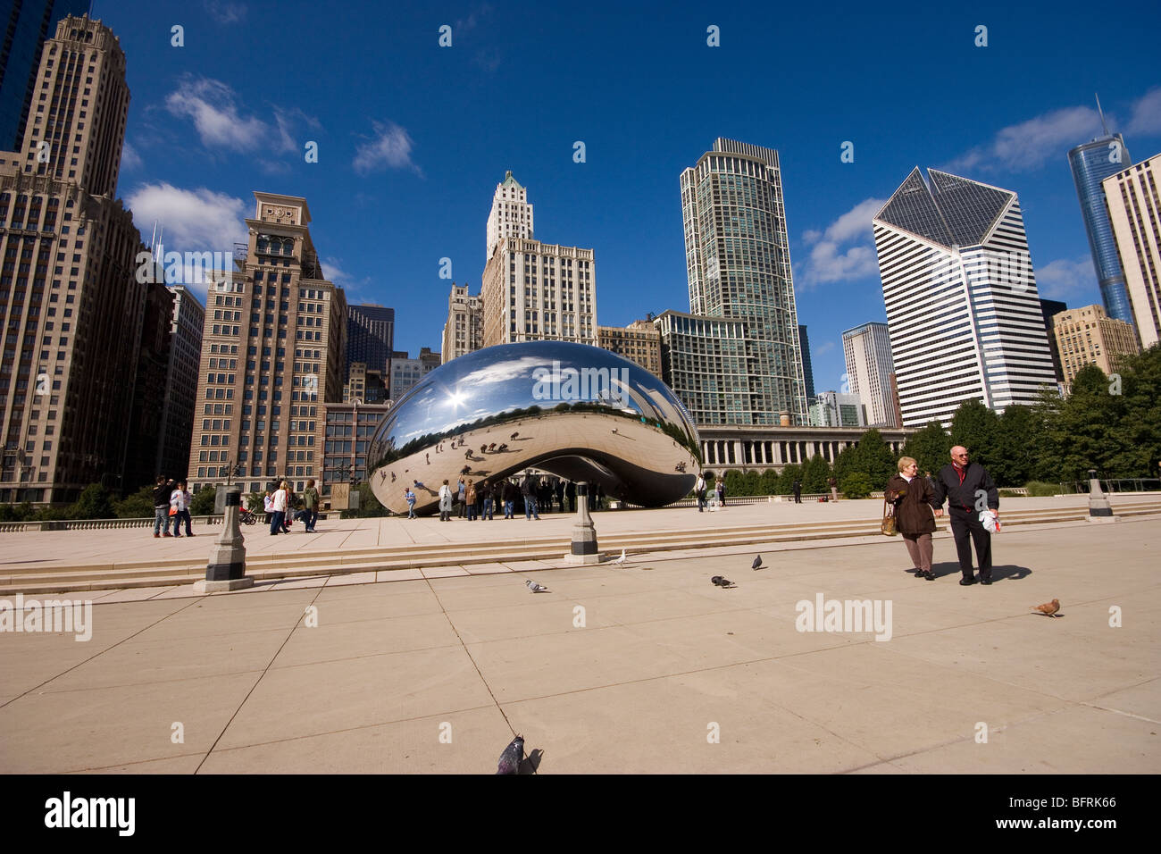 Cloud Gate Skulptur Silber Bohne im Millennium Park Downtown Chicago