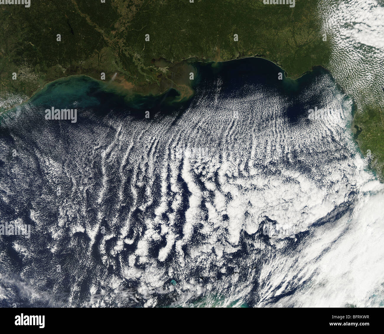 Wolke Straßen sind sichtbar in den Golf von Mexiko streckte. Stockfoto