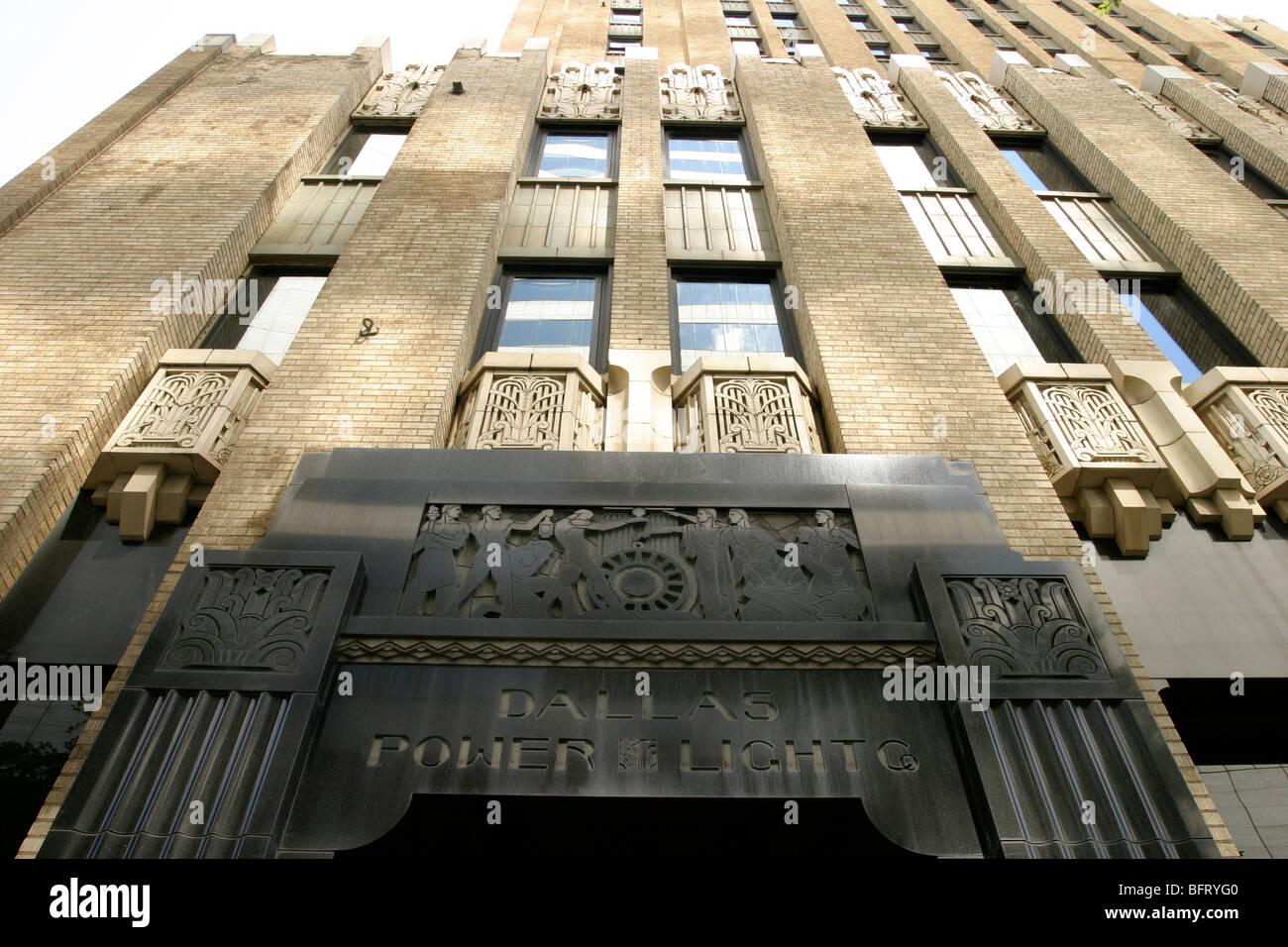 Die Dallas Power and Light Building erbaut 1931. Beispiel für die Art-déco-Bewegung. Jetzt Appartementhaus. Stockfoto