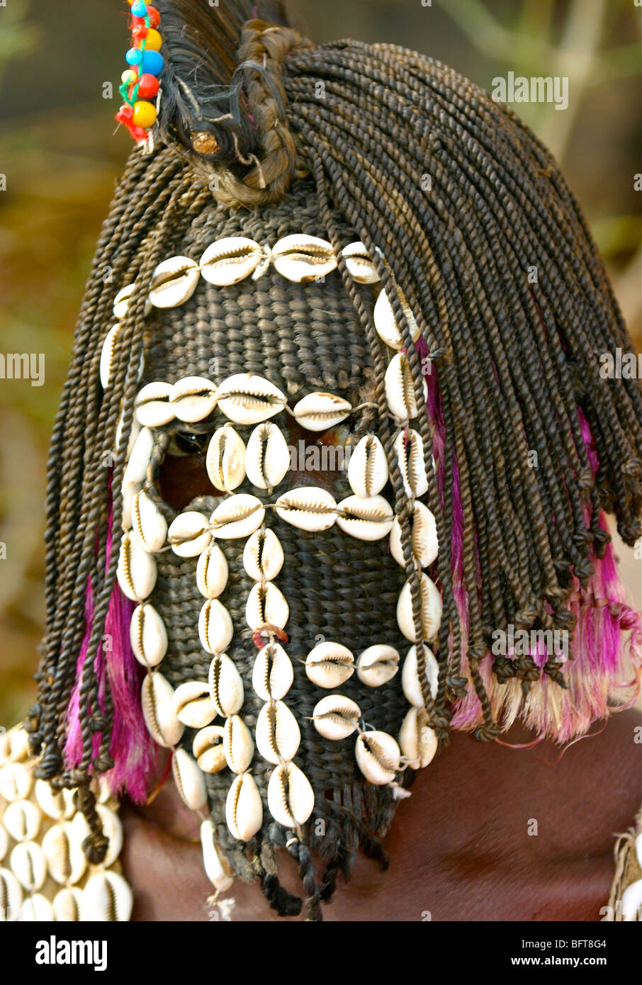 Dogon mit traditionellen Maske Stockfoto