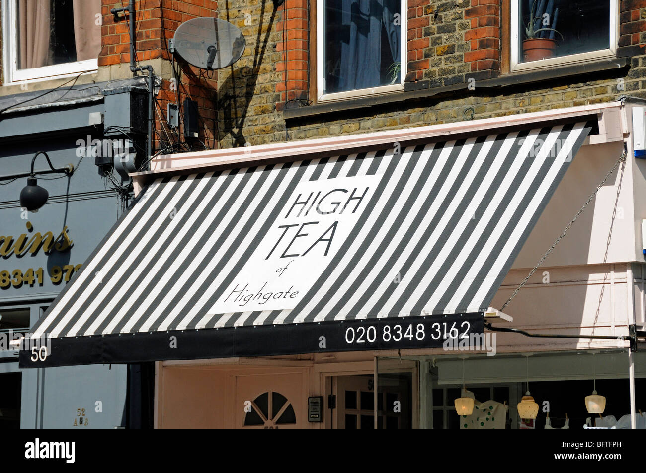 Markise über High Tea von Highgate, Café in Highgate Village London England UK Stockfoto