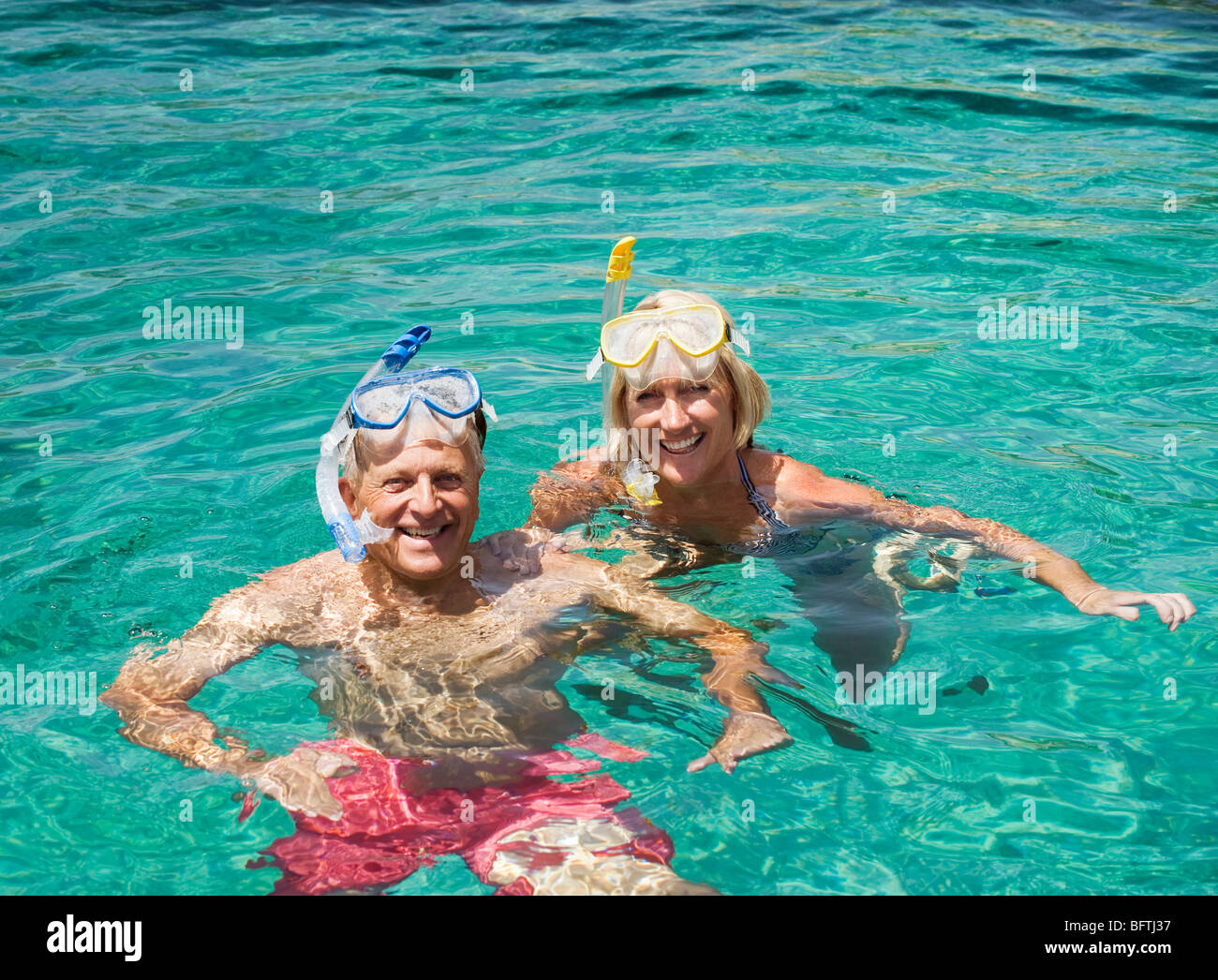 Eine Altere Frau Schwimmt Stockfotos Und Bilder Kaufen Alamy