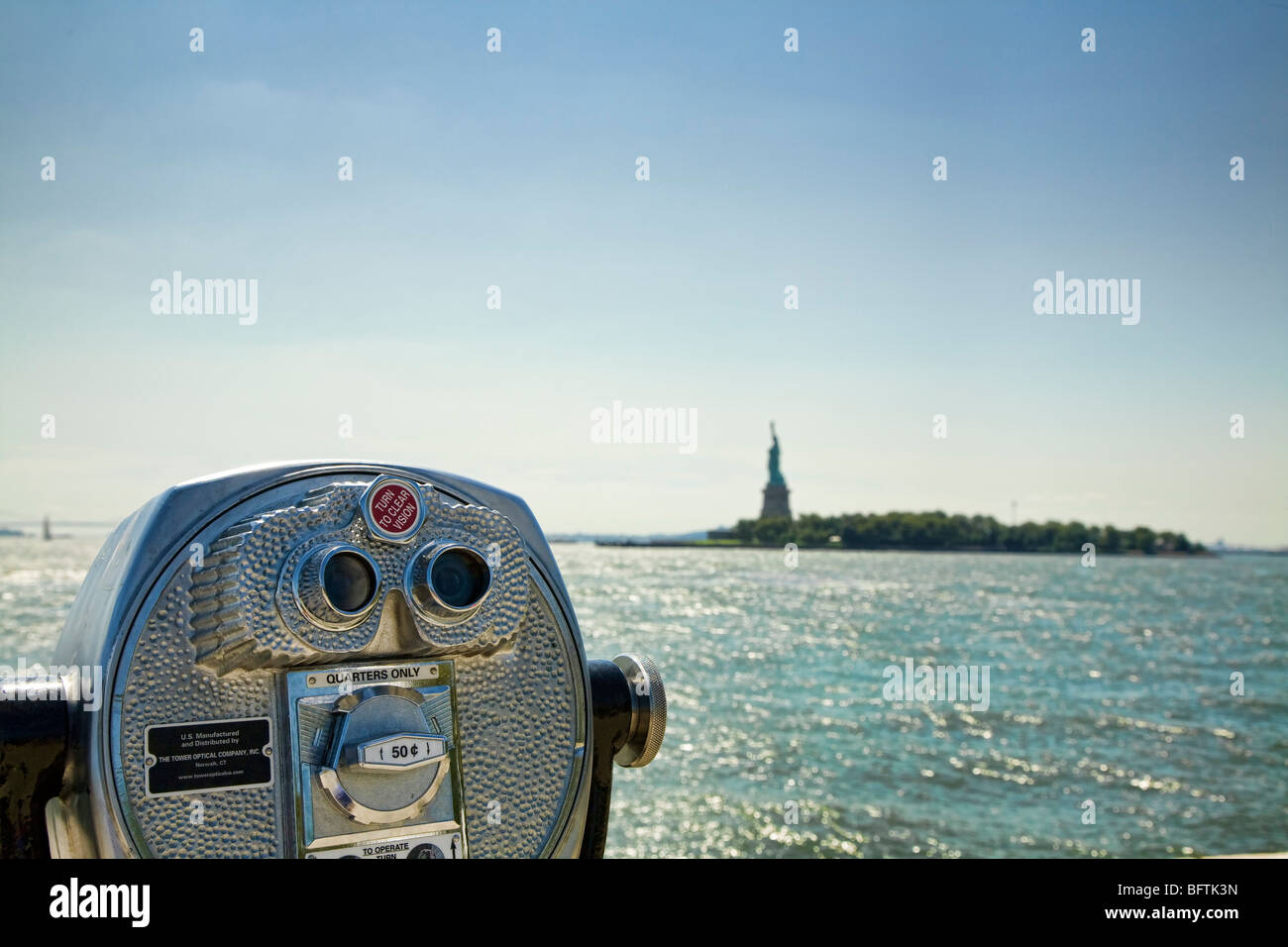 Liberty Island und der Freiheitsstatue von Ellis Island, New York City gesehen. Stockfoto