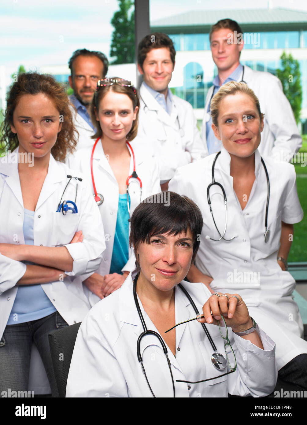 Gruppe von Ärzten, Blick in die Kamera Stockfoto