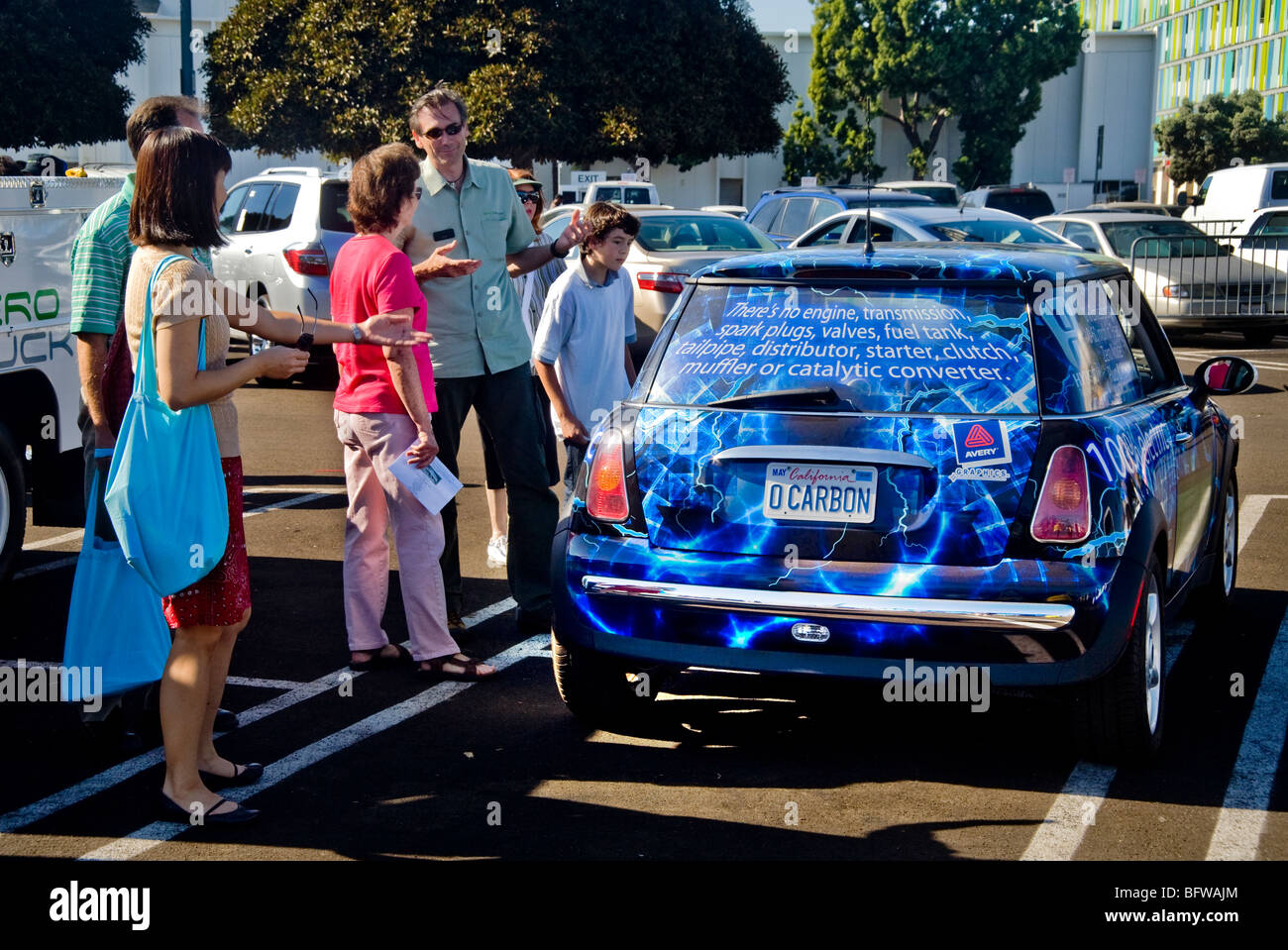 Ein "zero-Carbon" Auto gibt es für Besucher Testfahrten auf einem "AltCar" (alternative Auto) Santa Monica, CA Stockfoto