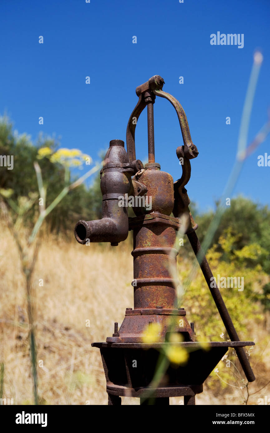 Wasser Pumpe defekt irgendwo auf samos Stockfoto