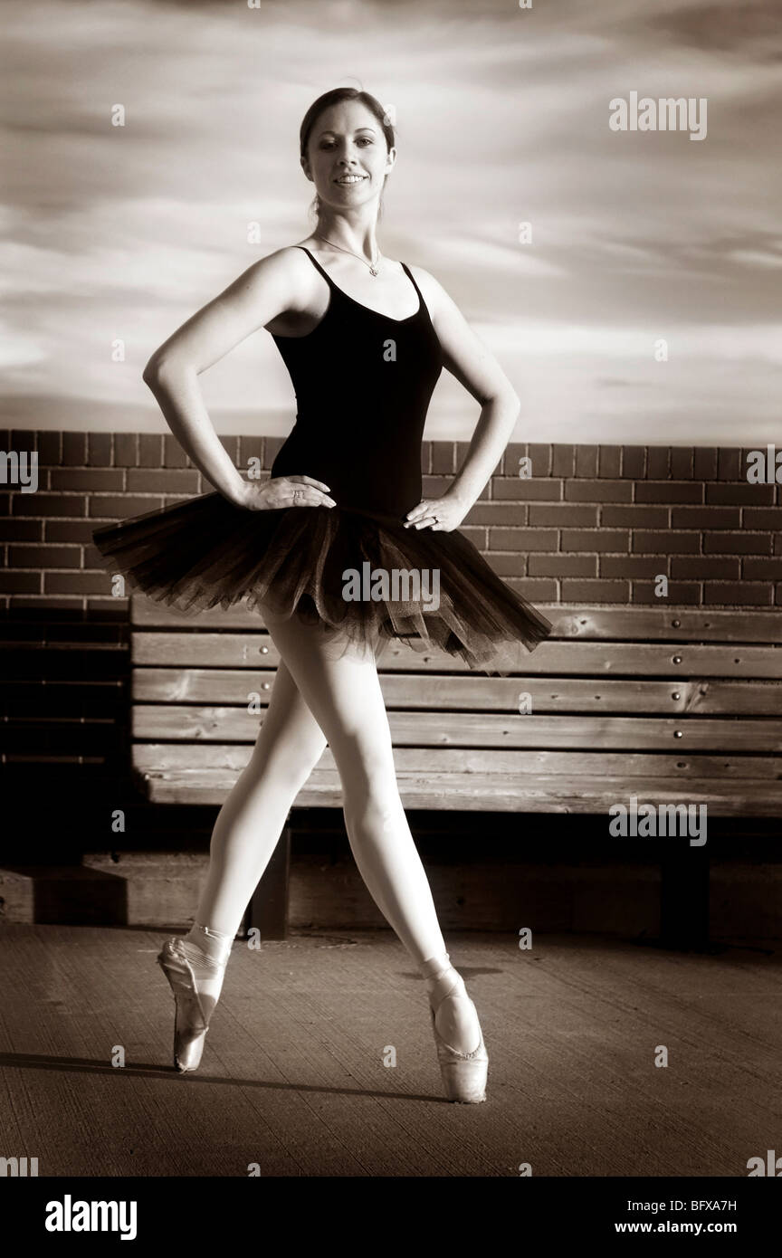 Ballerina En Pointe Stockfoto