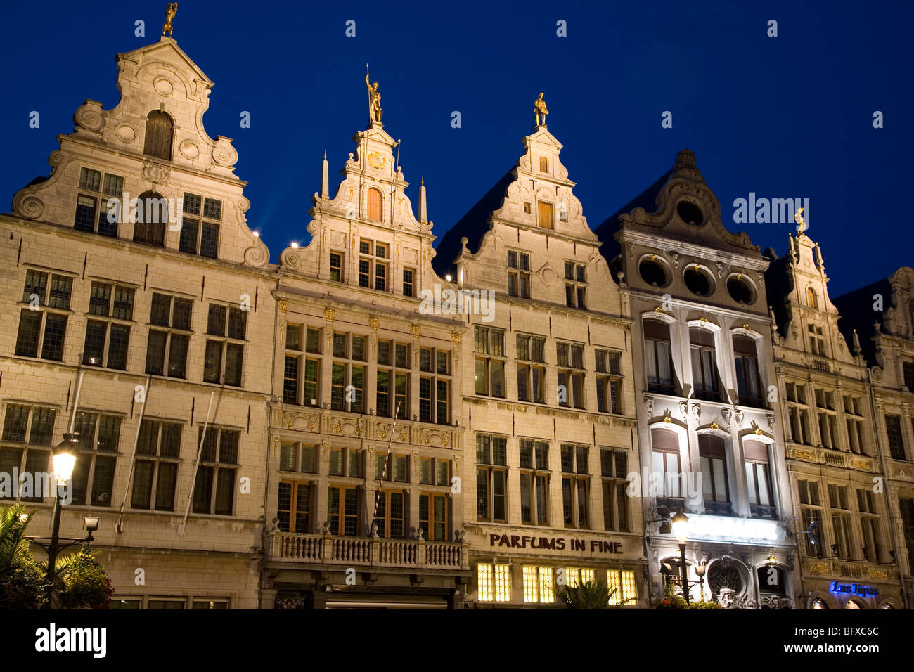 Fassaden der Grote Markt - Hauptplatz; Antwerpen; Belgien; Europa Stockfoto