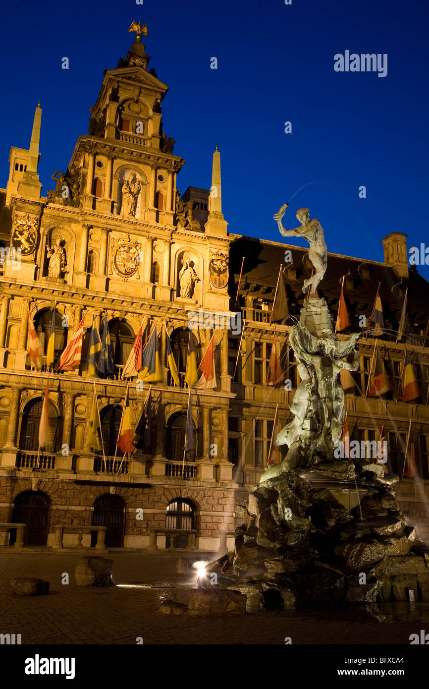 Stadhuis - Rathaus mit Brado Brunnen, Antwerpen, Belgien, Europa Stockfoto