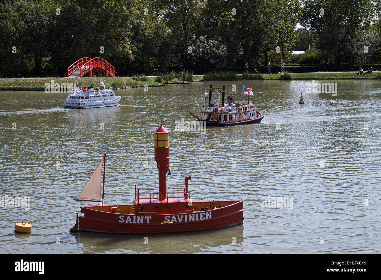 Miniatur-Boote auf See, St.Savinien, Frankreich, Stockfoto