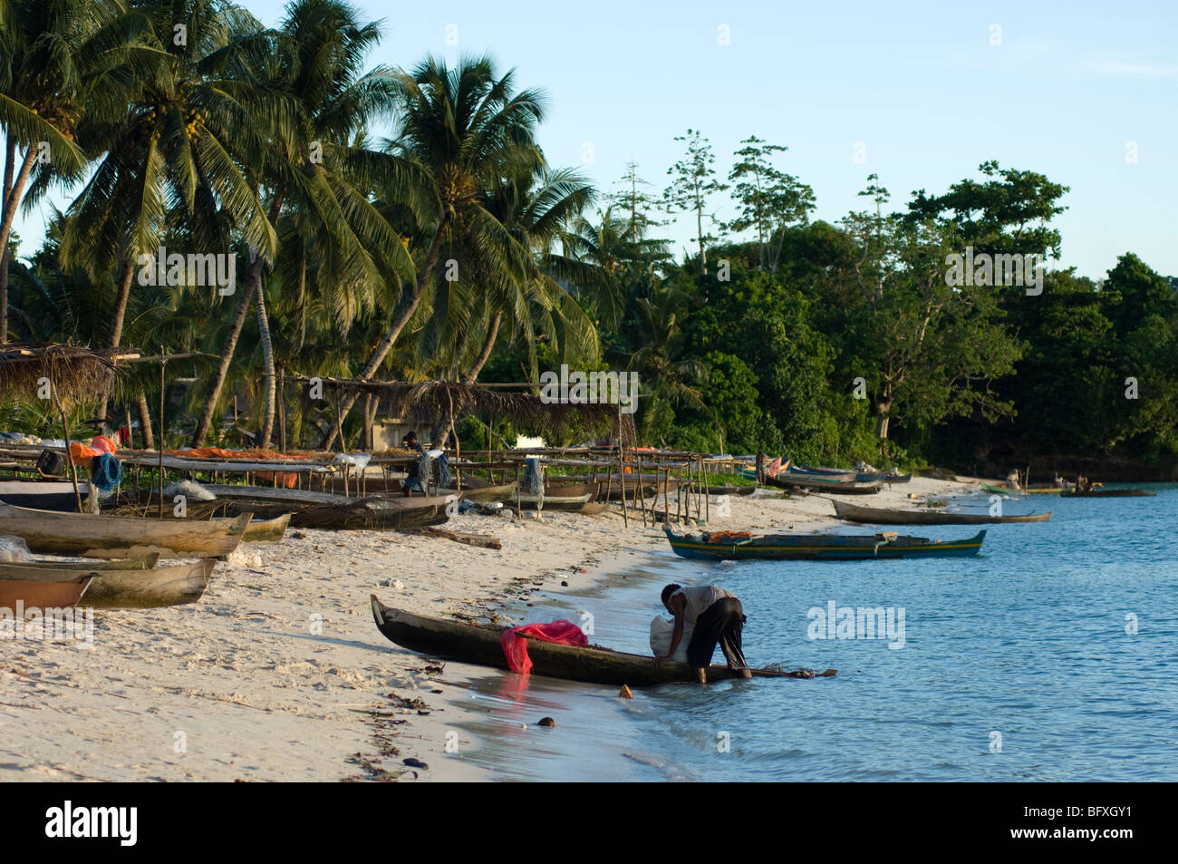 Strandszene, Kei Kecil (Kai Inselchen), Teil von den Molukken, Indonesien. Stockfoto