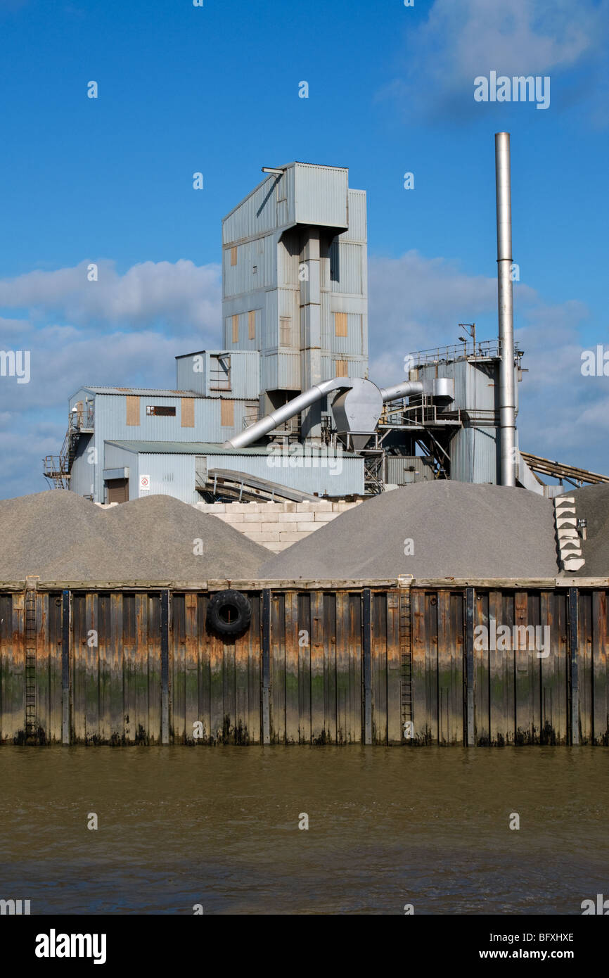 Der Kies-Fabrik in den Docks von Whitstable, Kent UK Stockfoto