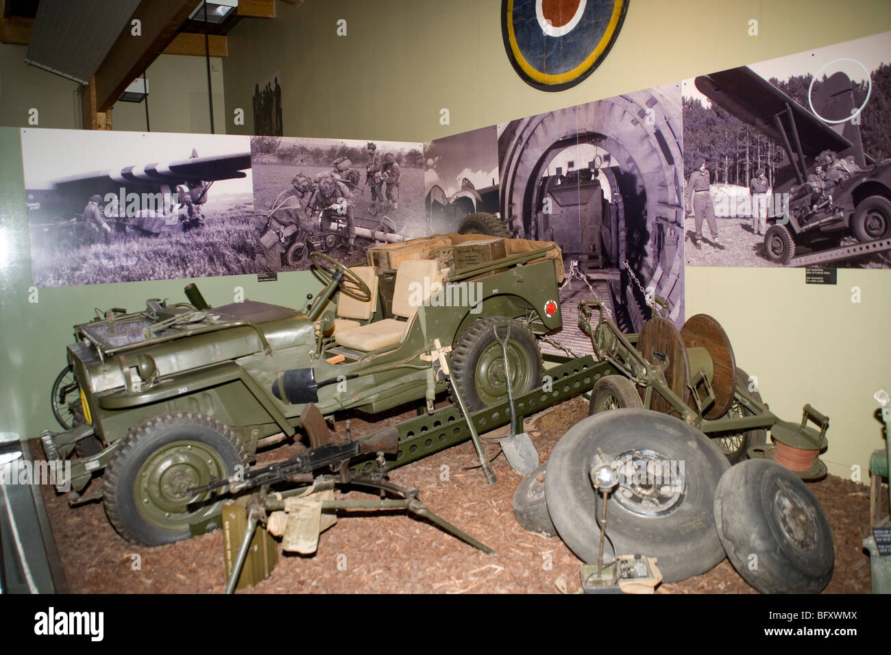 Innere des The Airborne Museum von Pegasus-Brücke, Normandie, Frankreich ein Denkmal für die britische Luftlandedivision am D-Day Stockfoto