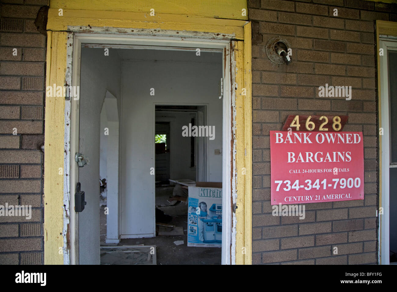 Detroit, Michigan - ein leer und ungesicherten Haus im Besitz einer Bankkontos. Stockfoto