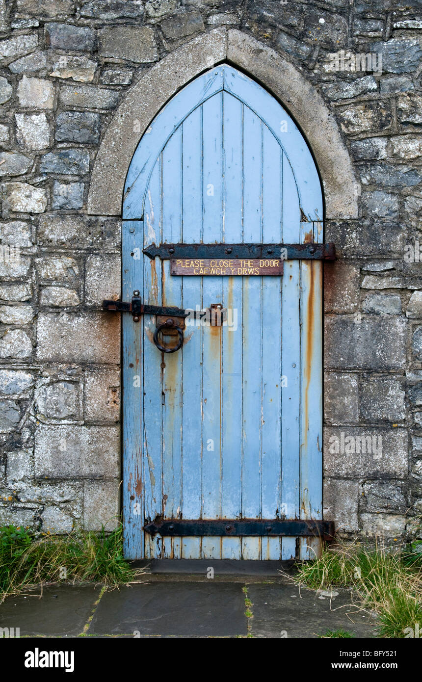 Tür in der alten ummauerten Garten der Dunraven Burg, Southerndown, Glamorgan Heritage Coast, Wales, UK. Stockfoto