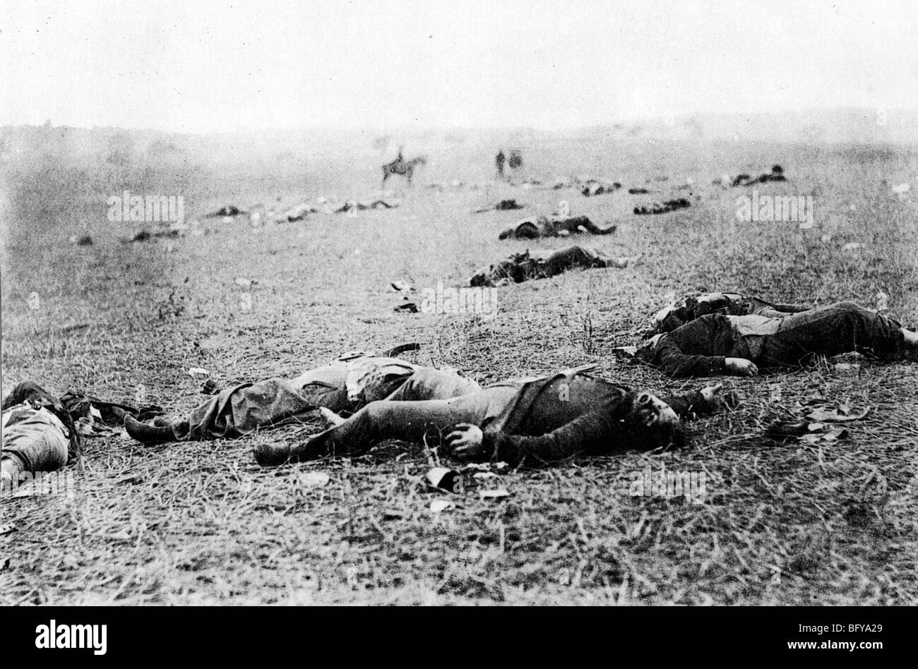 SCHLACHT VON GETTYSBURG 1863.   Union Tote auf dem Schlachtfeld in Pennsylvania.  Siehe Beschreibung unten Stockfoto