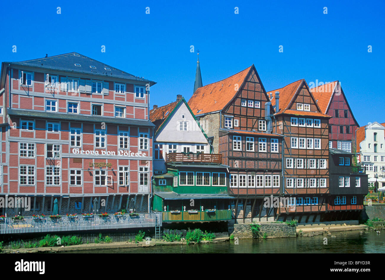 Fachwerkhäuser am weist in der alten Stadt Lüneburg, Niedersachsen, Deutschland Stockfoto