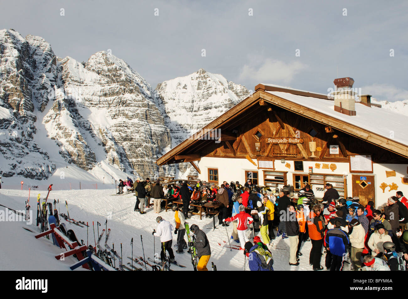 Kreuzjoch-Hütte, Skihütte, Skigebiet Schlick 2000, Stubaital ...