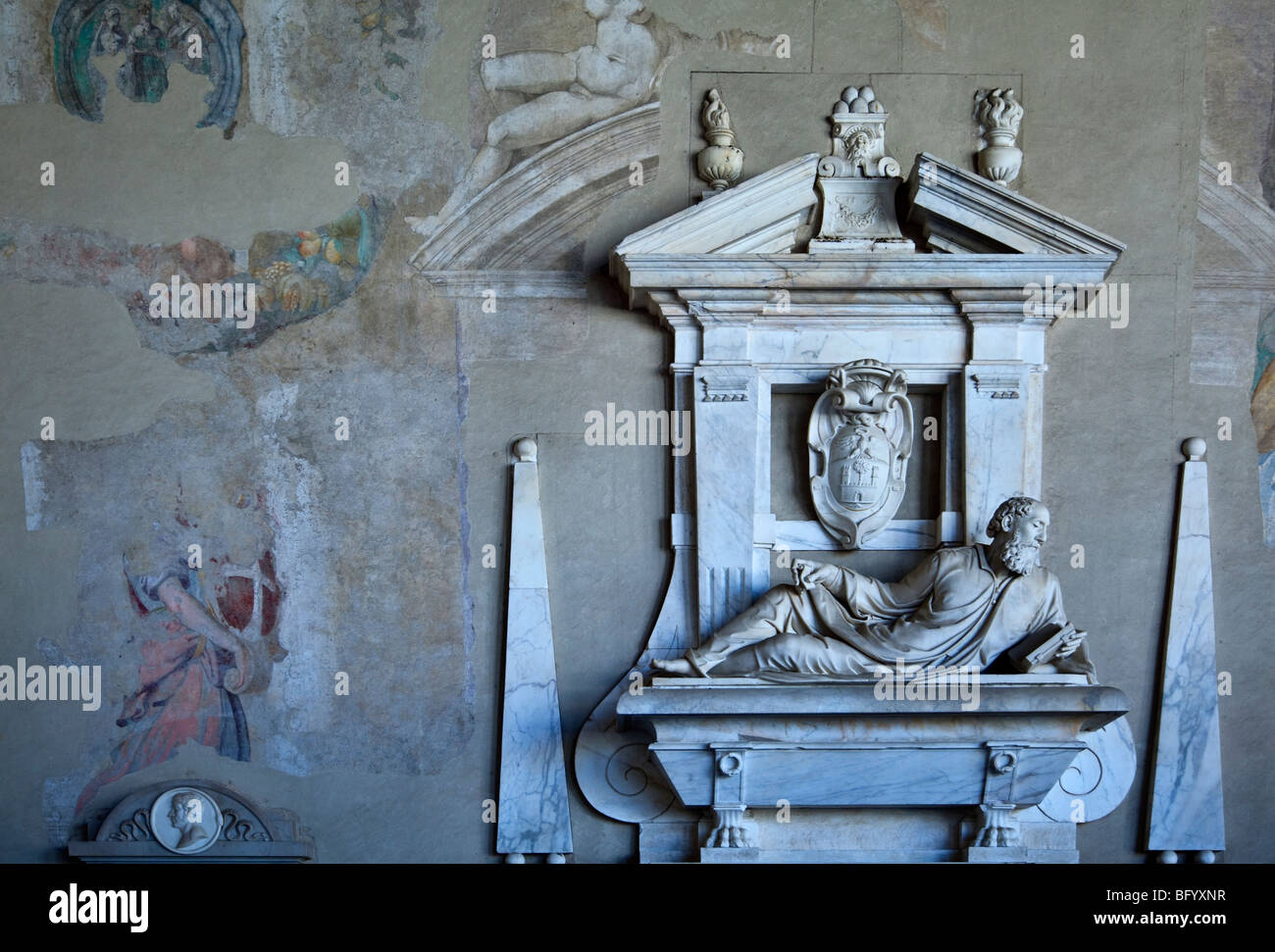 Italien, Toskana, Pisa, Piazza Dei Miracoli, Denkmäler in der Camposanto Stockfoto