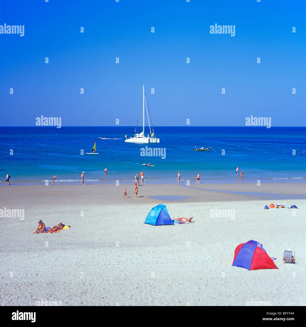 Katamaran ab Westerland Strand, Insel Sylt, North Sea, Nordfriesland, Schleswig-Holstein, Deutschland Stockfoto