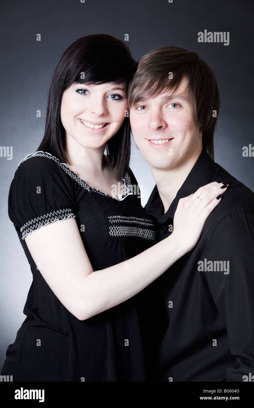 Pose posiert studiofoto -Fotos und -Bildmaterial in hoher Auflösung – Alamy