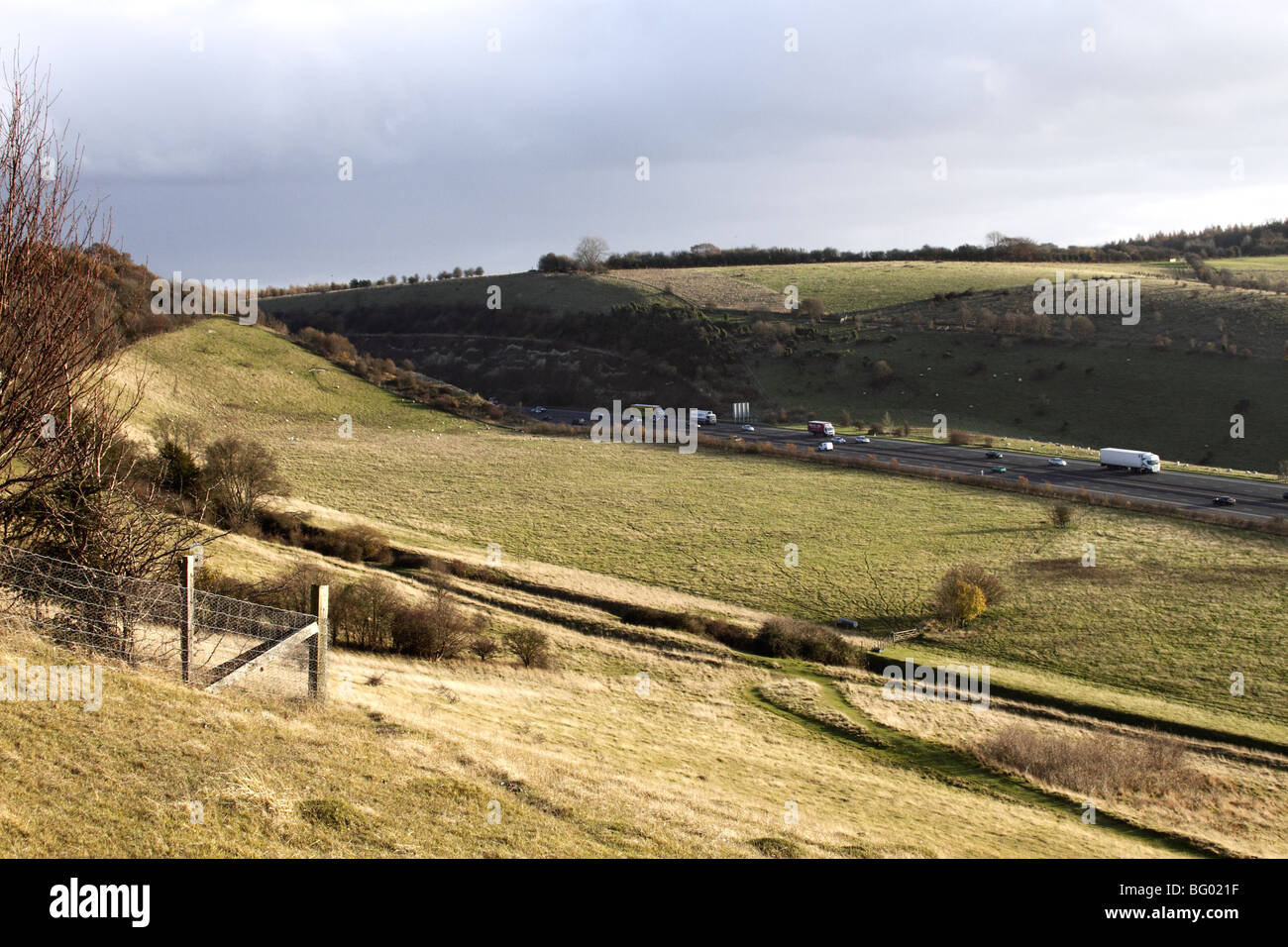 M40 Chilterns Oxfordshire schneiden auf der Durchreise Stockfoto