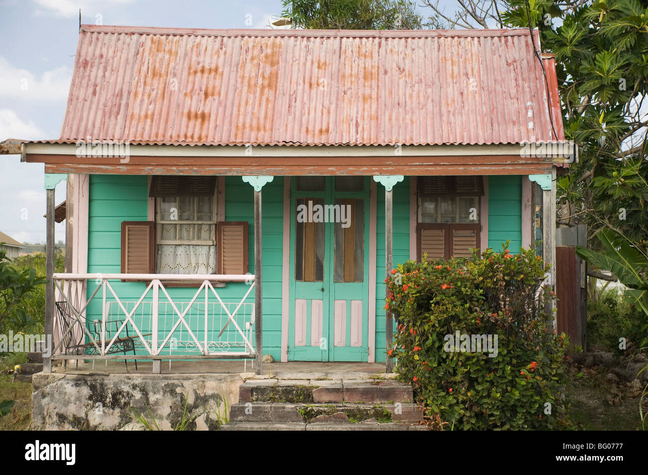 Eine traditionelle Mobilien-Haus in Barbados, die Windward-Inseln, West Indies, Karibik, Mittelamerika Stockfoto