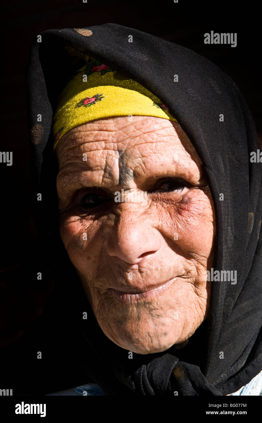 Porträt einer alten marokkanischen Frau. Stockfoto