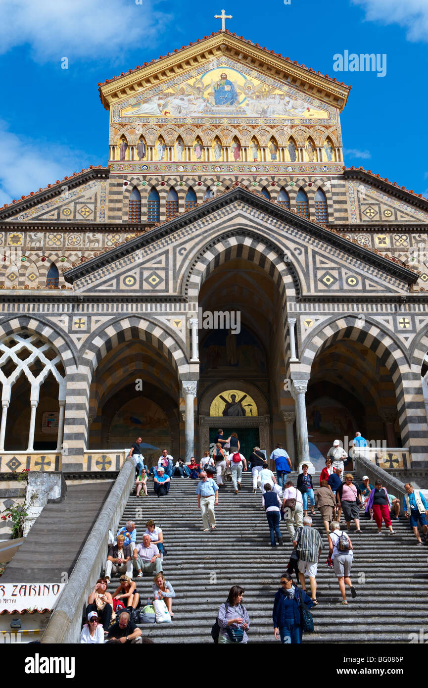 Der Vorderseite der Kathedrale Amalfi, Italien Stockfoto