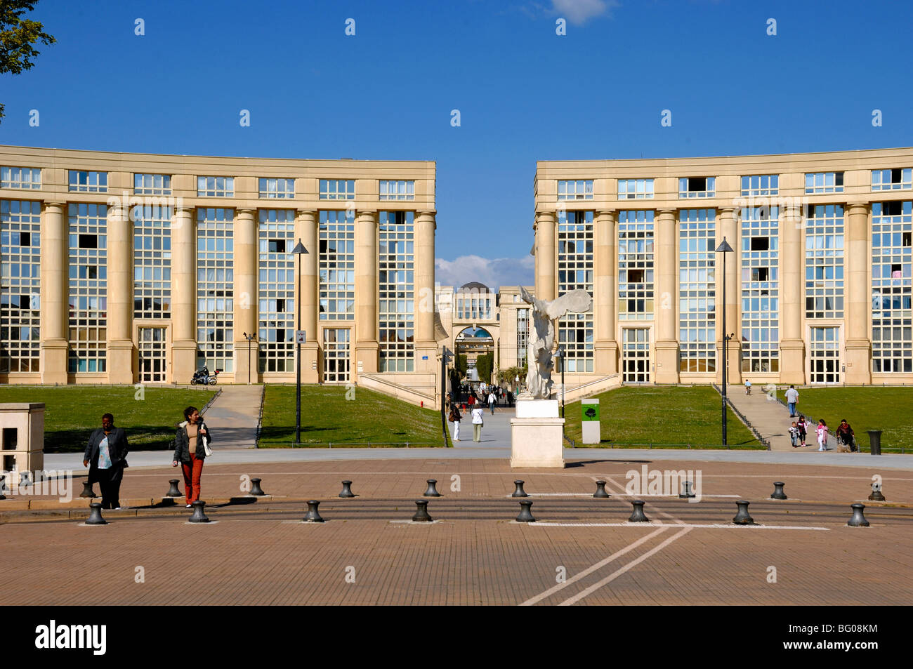 Esplanade de l'Europe, Postmodern oder postmoderne neoklassizistische Terrassen, von Architekt Ricardo Bofill, Antigone, Montpellier, Frankreich Stockfoto