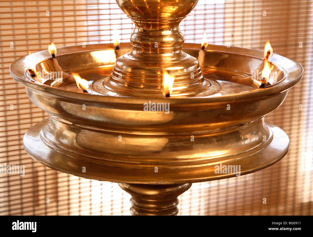 Traditionelle indische Öllampe, Indien, Asien Stockfoto