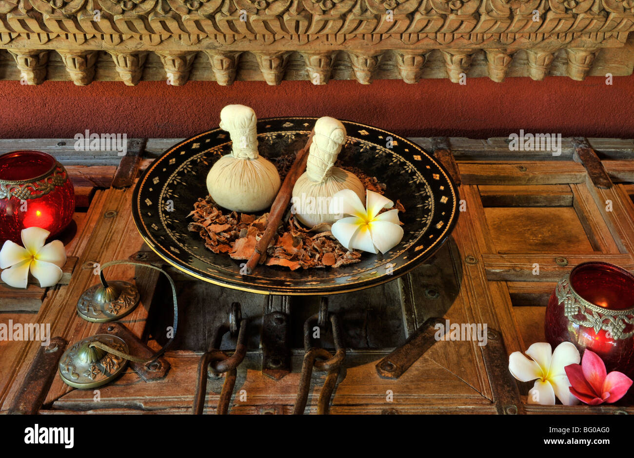 Kräuter-Kompresse Beutel, Tirta Spa in Boracay, Philippinen, Südostasien, Asien Stockfoto